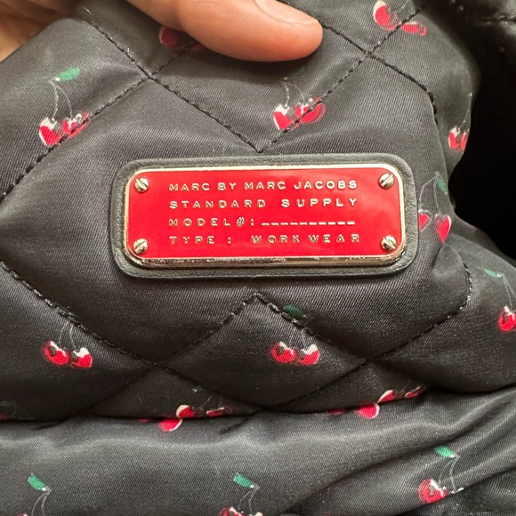 Marc Jacobs - Quilted Cherry Backpack/Book bag - Cherries. Great condition!! - Picture 9 of 13